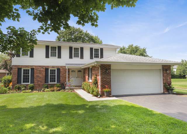 Property at 7704 Queens Ct, Downers Grove, IL 60516, 4 beds, 2.5 baths