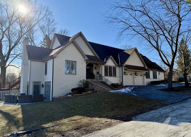Property at 801 S Grove Ave, Barrington, IL 60010, 5 beds, 3.5 baths