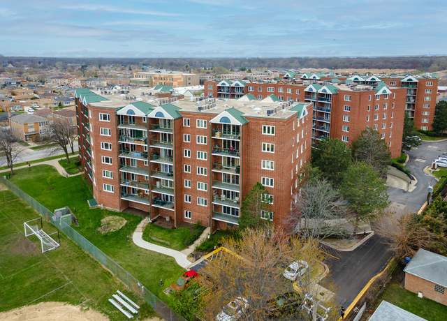 Property at 8540 W Foster Ave #403, Norridge, IL 60706, 2 beds, 2 baths