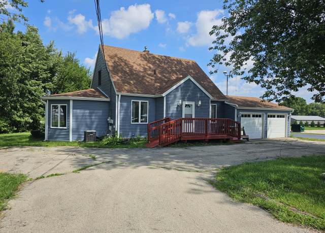 Property at 2608 Woodlawn Rd, Sterling, IL 61081