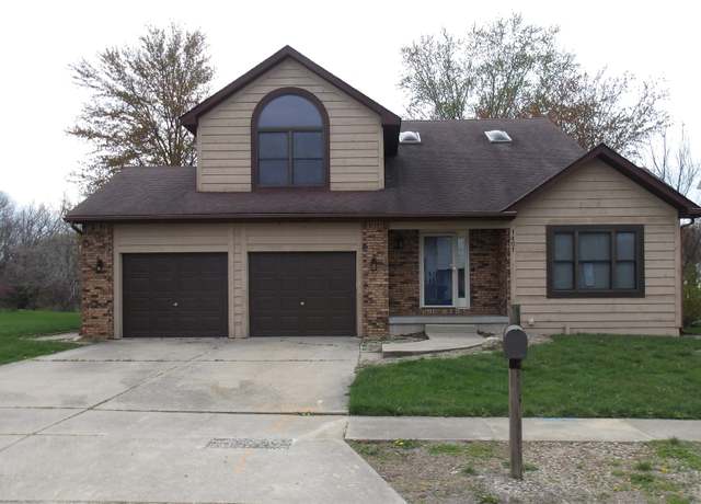 Property at 1461 Meadowview Dr, Decatur, IL 62526, 4 beds, 3.5 baths