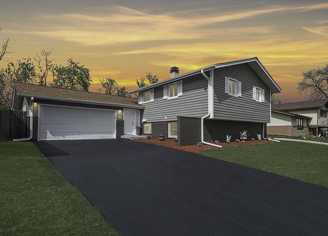Property at 5430 Grange Ave, Oak Forest, IL 60452, 3 beds, 2 baths