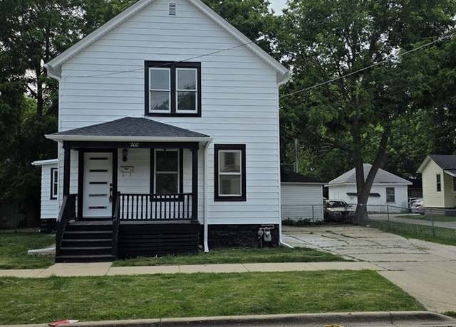 Property at 208 N Chestnut St, Aurora, IL 60506, 4 beds, 1 bath