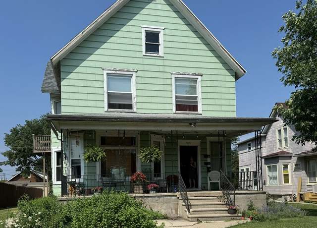 Property at 509 3rd Ave, Sterling, IL 61081, 4 beds, 3 baths