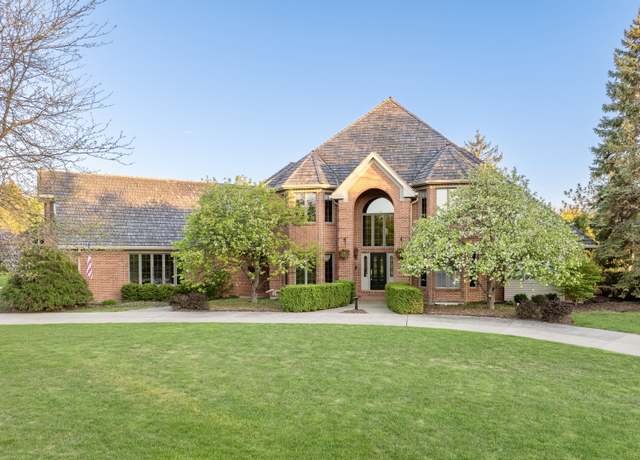 Property at 1211 Highgate Ct, Libertyville, IL 60048, 5 beds, 5 baths