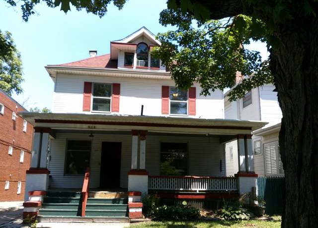 Property at 958 W William St, Decatur, IL 62522, 5 beds, 1.5 baths