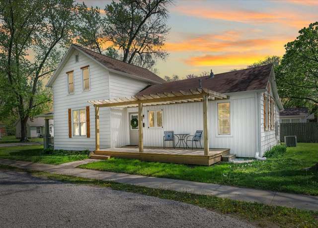 Property at 521 N Chase St, Monticello, IL 61856, 3 beds, 2 baths