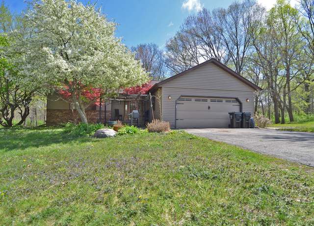 Property at 2708 E 1959th Rd, Ottawa, IL 61350, 4 beds, 2 baths
