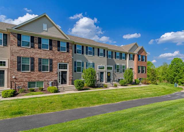 Property at 1609 Deer Pointe Dr, South Elgin, IL 60177, 3 beds, 2.5 baths