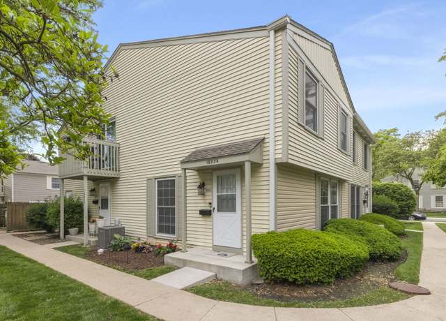 Property at 1693 Ashburn Ct Unit B, Wheaton, IL 60189, 2 beds, 1 bath