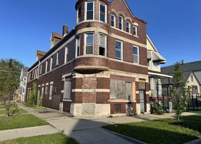 Property at 8401 S Brandon Ave, Chicago, IL 60617, 10 beds, 5 baths
