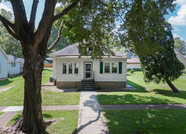 Property at 305 E Ash St, Fairbury, IL 61739, 3 beds, 2 baths