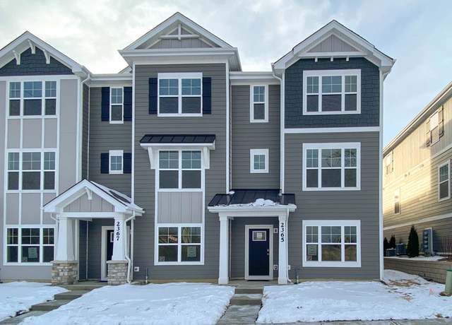 Property at 2149 Yellowstone Blvd, Mundelein, IL 60060, 3 beds, 2.5 baths