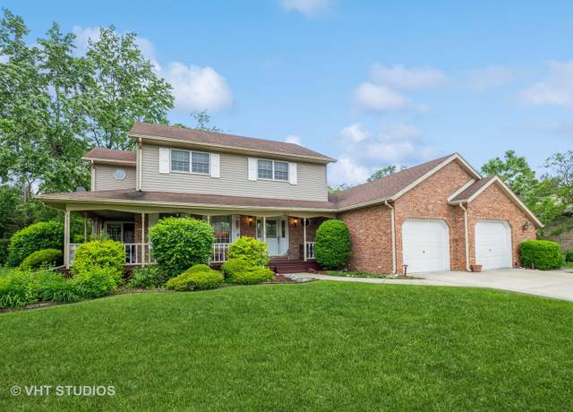 Property at 226 Cove Dr, Flossmoor, IL 60422, 3 beds, 3 baths