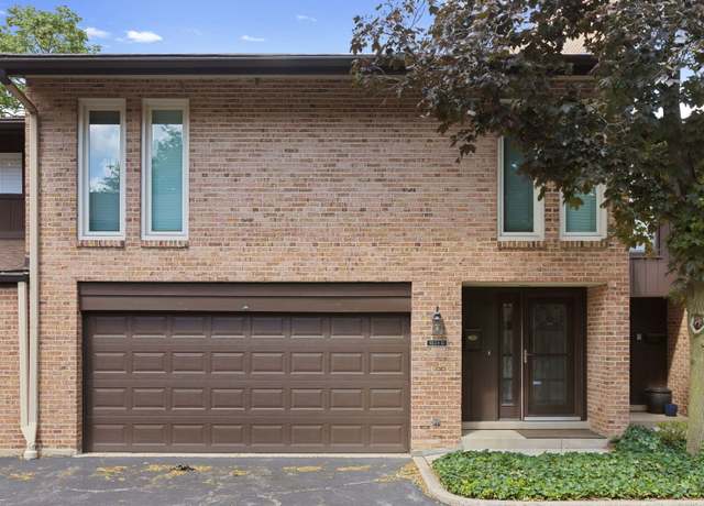 Property at 1824 Wildberry Dr, Glenview, IL 60025, 3 beds, 2.5 baths