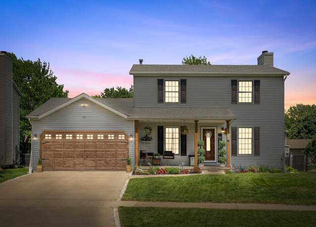 Property at 2117 Parker Ave, Bloomington, IL 61701, 4 beds, 3.5 baths