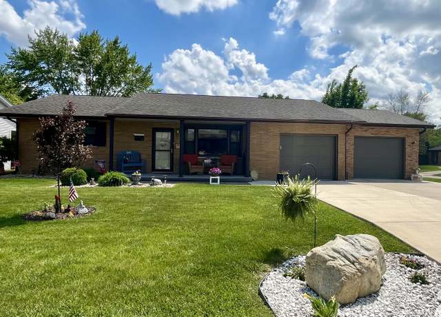 Property at 826 16th St, Peru, IL 61354, 2 beds, 2 baths