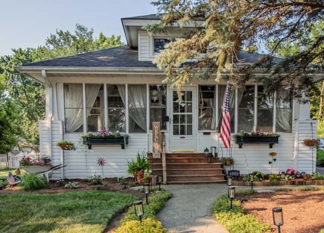 Property at 524 E 13th St, Lockport, IL 60441, 3 beds, 2 baths