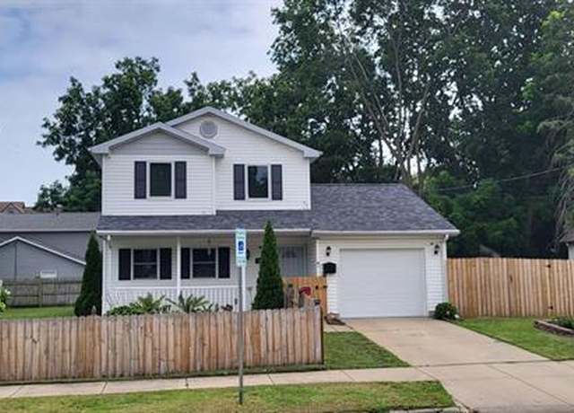 Property at 1233 4th Ave, Rockford, IL 61104, 3 beds, 1.5 baths