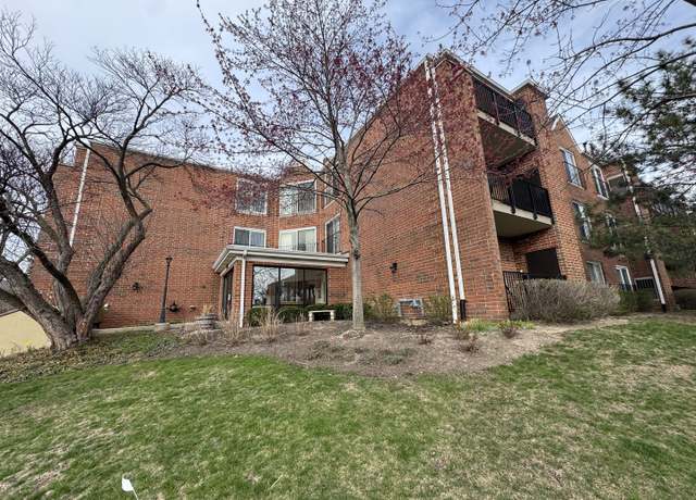 Property at 815 Leicester Rd #211, Elk Grove Village, IL 60007, 2 beds, 2 baths