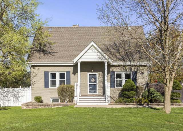 Property at 429 N Central Ave, Wood Dale, IL 60191, 4 beds, 2 baths