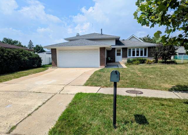 Property at 17942 66th Ave, Tinley Park, IL 60477, 3 beds, 2 baths