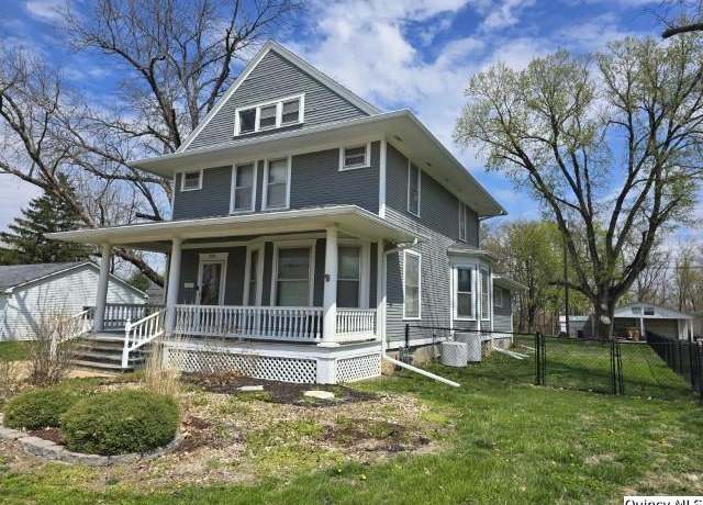 Property at 535 Jackson St, Warsaw, IL 62379, 4 beds, 1.5 baths