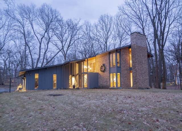 Property at 3416 Bankview Dr, Joliet, IL 60431, 4 beds, 2.5 baths
