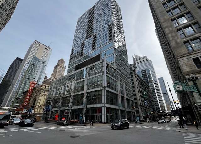 Property at 8 E Randolph St #3206, Chicago, IL 60601, 1 bed, 1 bath