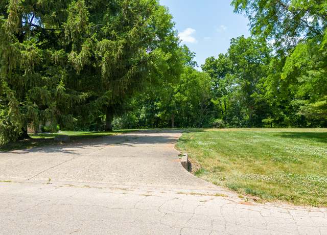 Property at 703 Bryant Circle Dr, Princeton, IL 61356