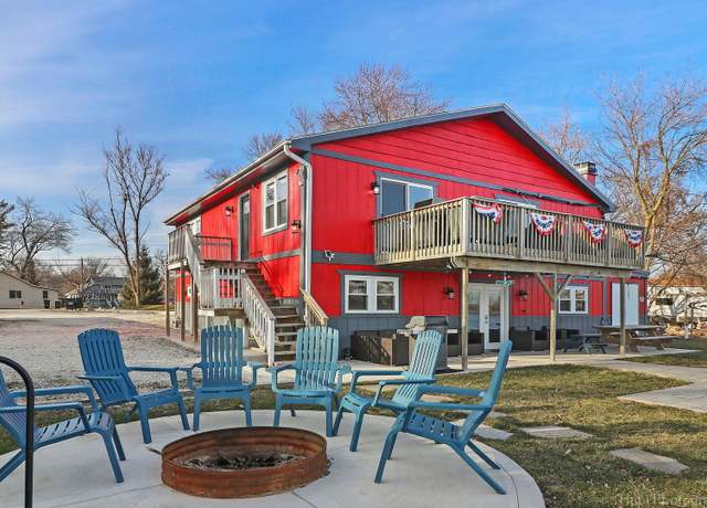 Property at 26048 W Forest Ave, Antioch, IL 60002, 5 beds, 4 baths