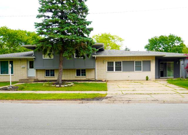 Property at 19135 Oakwood Ave, Lansing, IL 60438, 4 beds, 3 baths