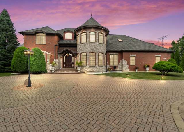 Property at 11010 W 131st St, Palos Park, IL 60464, 6 beds, 4.5 baths