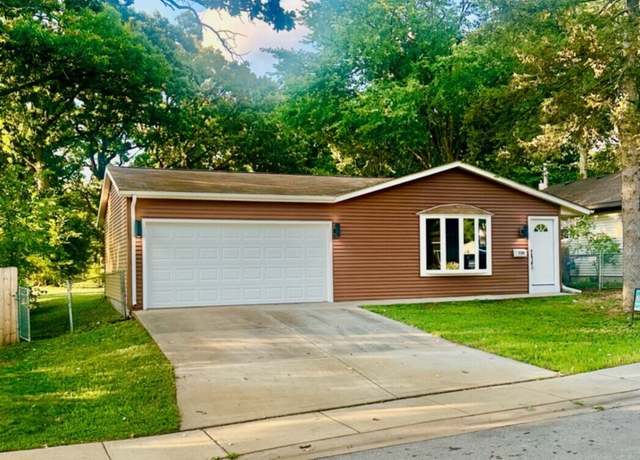 Property at 730 Navajo Dr, Carpentersville, IL 60110, 3 beds, 1 bath