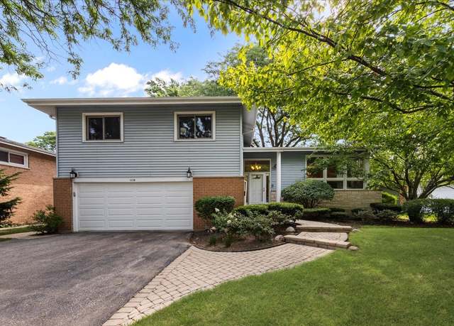 Property at 1115 Kenton Rd, Deerfield, IL 60015, 4 beds, 2.5 baths