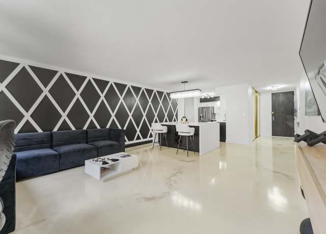 Property at 201 E Chestnut St Unit 11E, Chicago, IL 60611, 1 bed, 1 bath