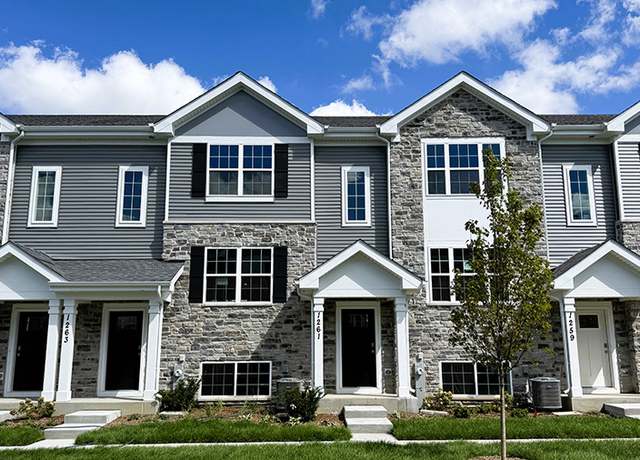 Property at 1261 Foxglove Dr, Bartlett, IL 60103, 3 beds, 2.5 baths