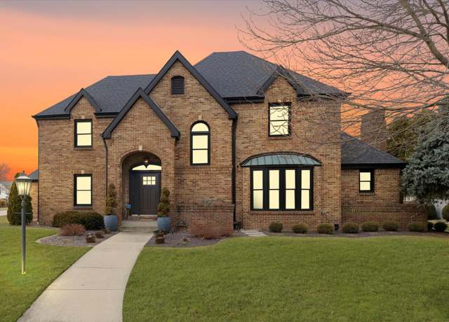 Property at 601 Pittsfield Dr, Champaign, IL 61822, 3 beds, 3 baths