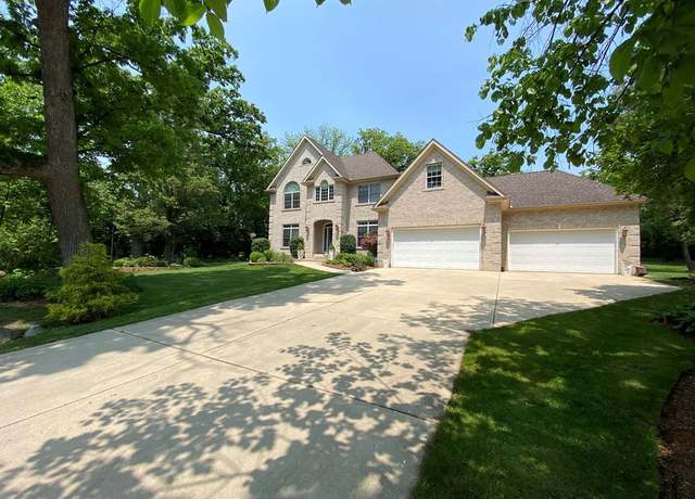 Property at 23W190 Red Oak Dr, Glen Ellyn, IL 60137, 5 beds, 4 baths