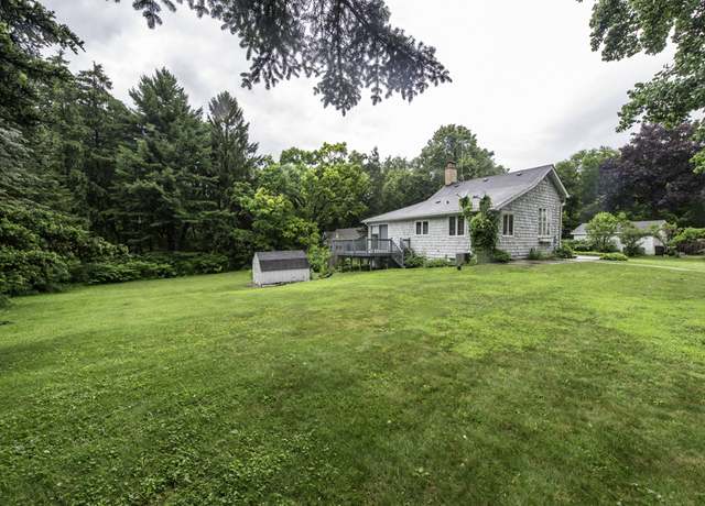 Property at 1318 Sheridan Rd, Winthrop Harbor, IL 60096, 3 beds, 2 baths