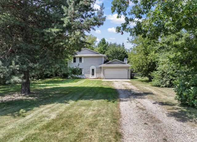 Property at 9750 296th Ave, Salem, WI 53168, 3 beds, 1.5 baths