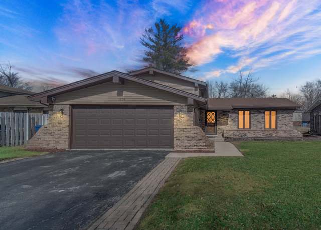Property at 1124 Jamie Ln, Homewood, IL 60430, 3 beds, 2 baths
