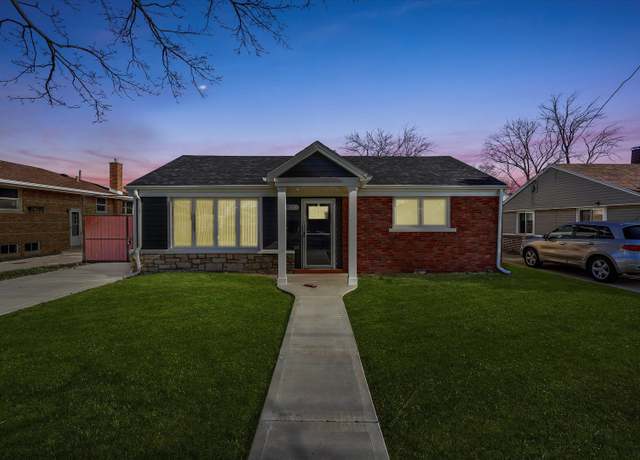 Property at 4032 W 107th St, Oak Lawn, IL 60453, 3 beds, 2 baths