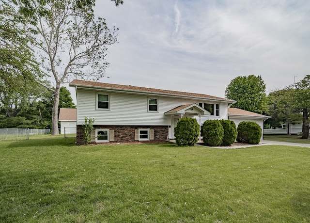 Property at 24460 Easy St, Plainfield, IL 60586, 5 beds, 2 baths