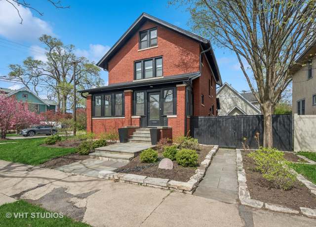 Property at 2645 Prairie Ave, Evanston, IL 60201, 5 beds, 3.5 baths