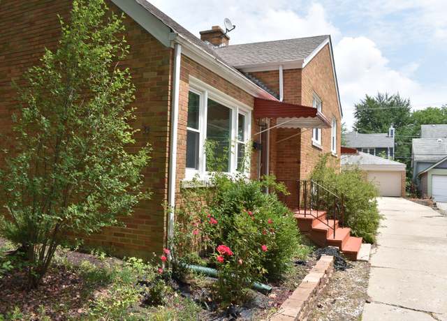 Property at 33 N Spring Ave, La Grange, IL 60525, 6 beds, 2.5 baths