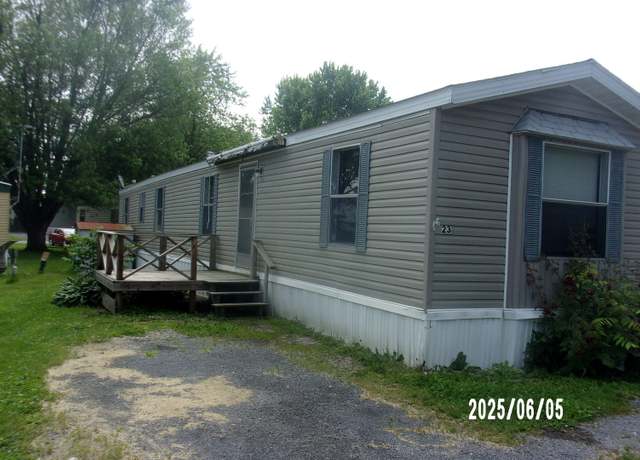 Property at 23 Sugar Creek Ct, Watseka, IL 60970, 2 beds, 2 baths
