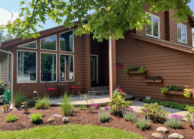 Property at 978 Merrimac Cir, Naperville, IL 60540, 4 beds, 3.5 baths