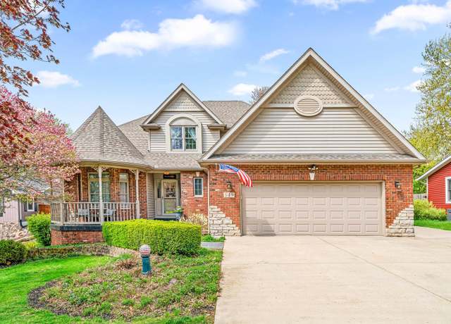 Property at 549 Beachview Dr, Lake Holiday, IL 60552, 4 beds, 3.5 baths