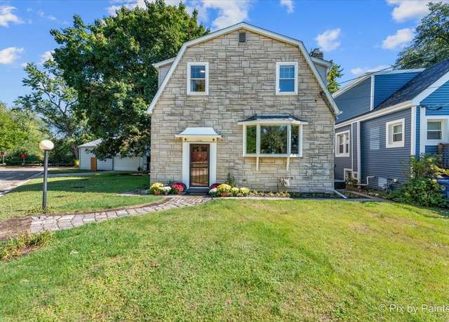 Property at 1233 Fox River Dr, Algonquin, IL 60102, 3 beds, 1.5 baths